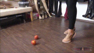 Apple And Paprika Demolition